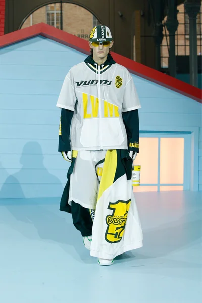 Look 28